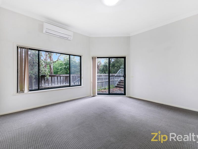 Nice Townhouse in Perfect Location for A Family Home